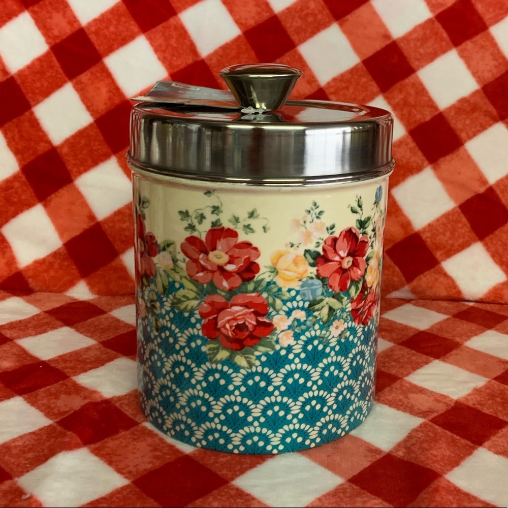 Treat Canister